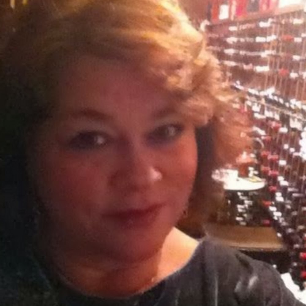 Meet your Posher, Debi